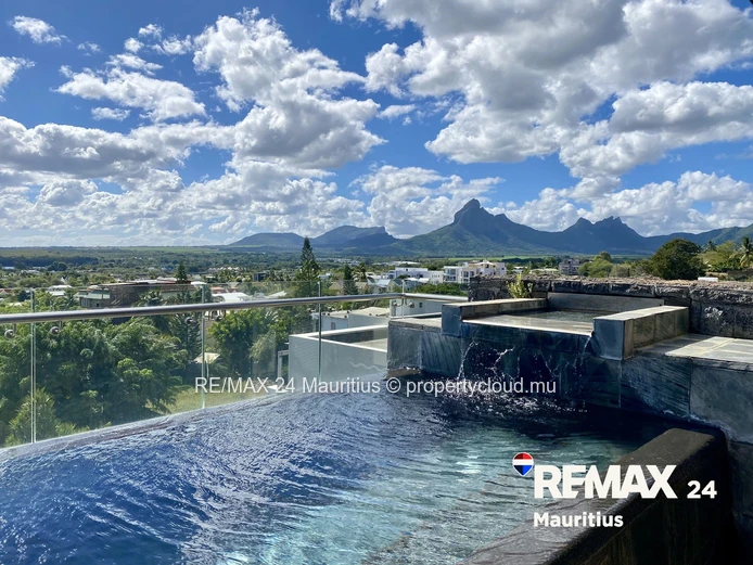 Exclusive Penthouse with Pool and Splendid Views over Tamarin