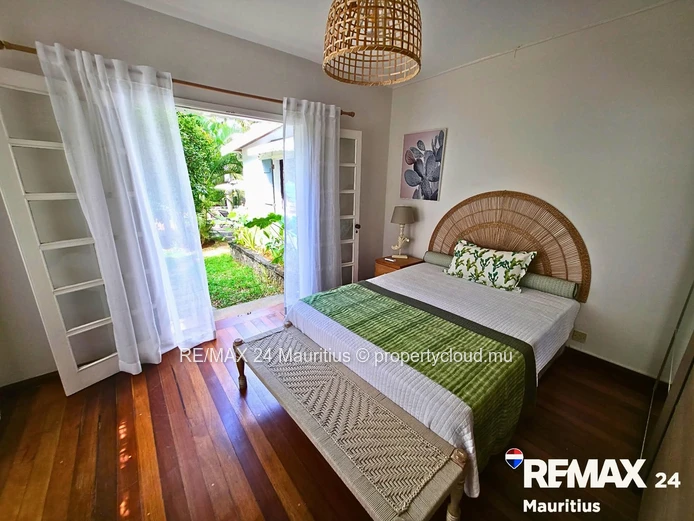 Villa coloniale de prestige à Pointe aux canonniers - 5 chambre, jardin 2 400 m², à 100 m de la mer