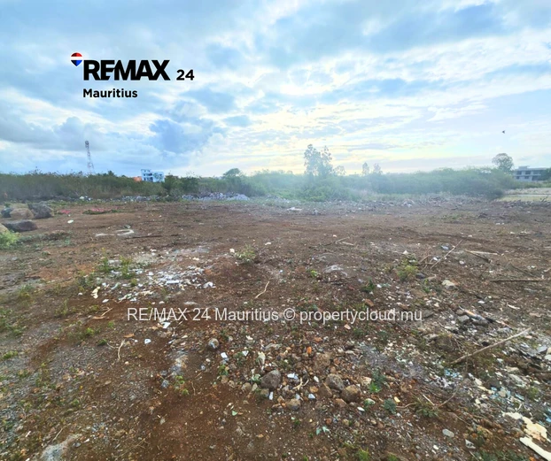 Expansive Grand Baie plot with development potential, near amenities and an exceptional lifestyle.