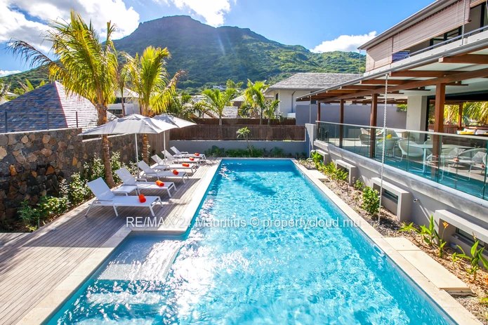 Luxury 3-Bedroom Villa For An Unforgettable Island Getaway