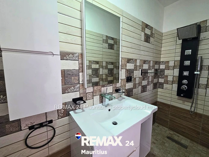 Villa moderne 5 chambres en suite – Morcellement Mountain View, Vacoas
