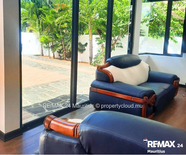 Fully furnished house in a calm and peaceful environment, 10 minutes walk to the sea!