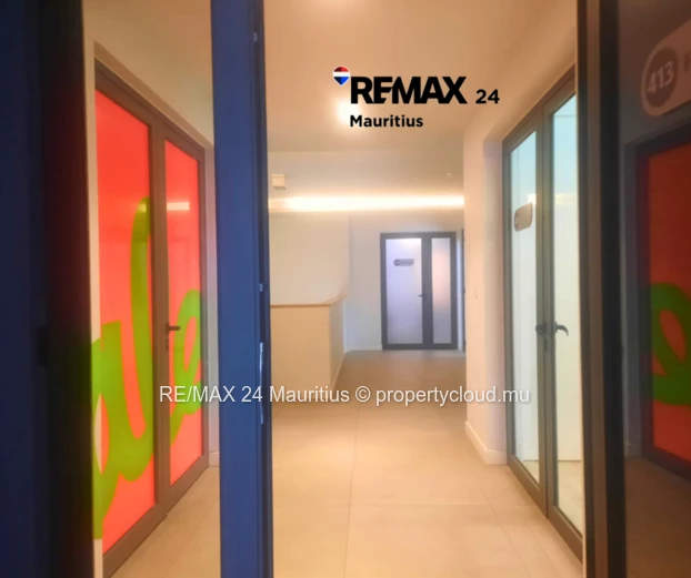 Discover a prime commercial rental/sales opportunity in the vibrant Terre Rouge. 2