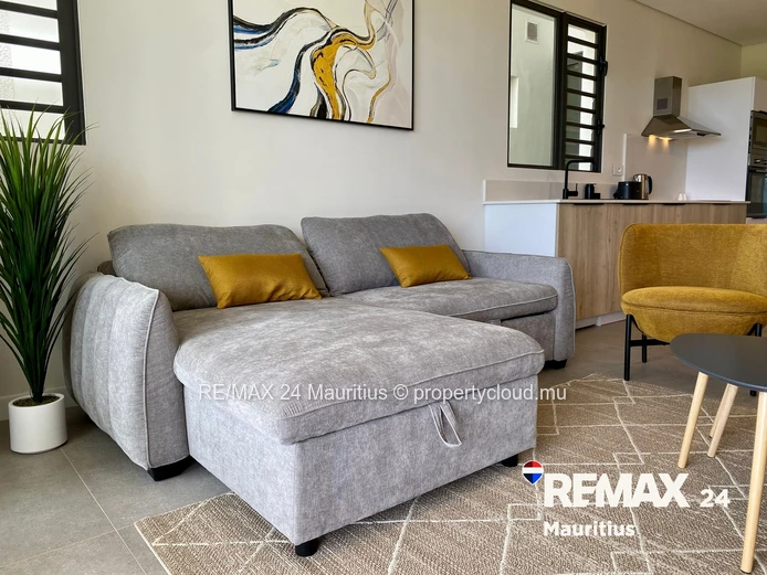 Luxury 2-Bed Apartment with Private Garden in Beachfront Residence
