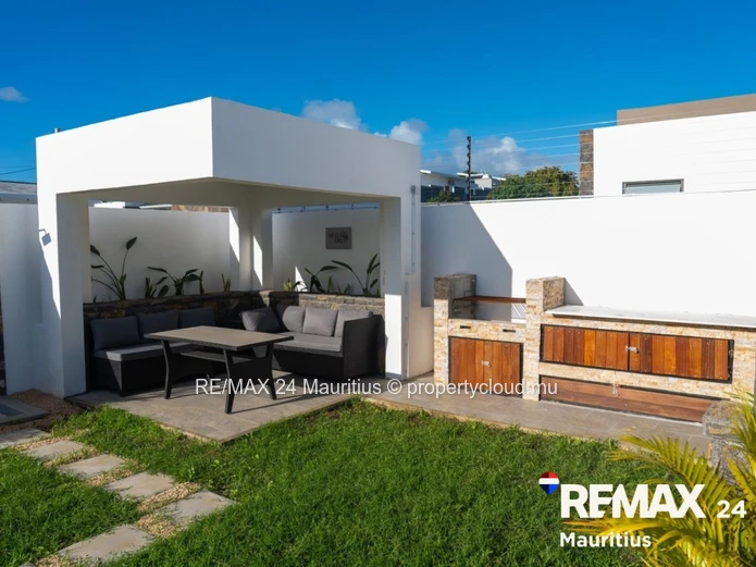 Semi-furnished Brand new Villa in a calm and peaceful area, only 5 minutes drive to Beaches