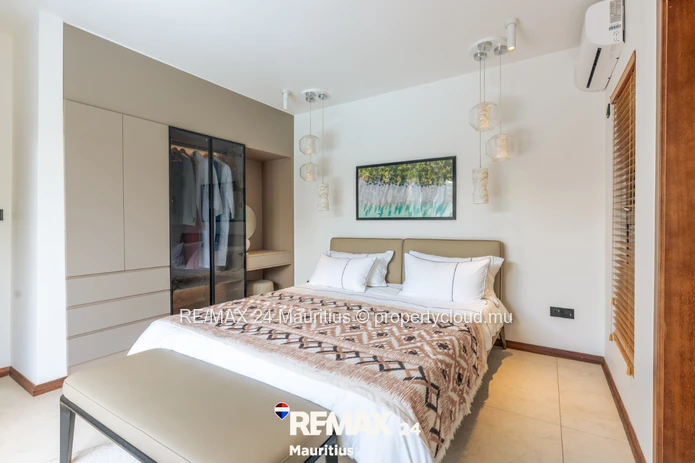 Contemporary 3-Bedroom En-Suite Villas – Secure Residence Steps from the Beach