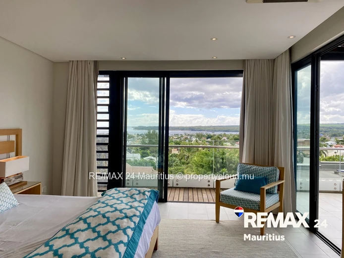 Exclusive Penthouse with Pool and Splendid Views over Tamarin