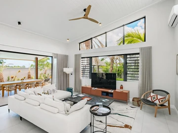 5 Bedroom Villa