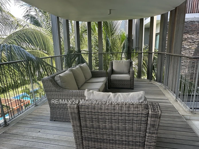 Exquisite Coastal Living: Luxurious Golf Estate Apartment with Stunning Amenities
