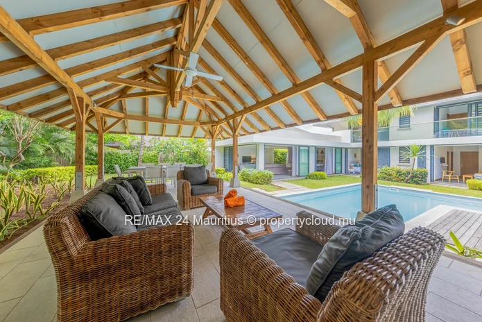 Exceptional 4-Bedroom Villa For A Unique Island Experience