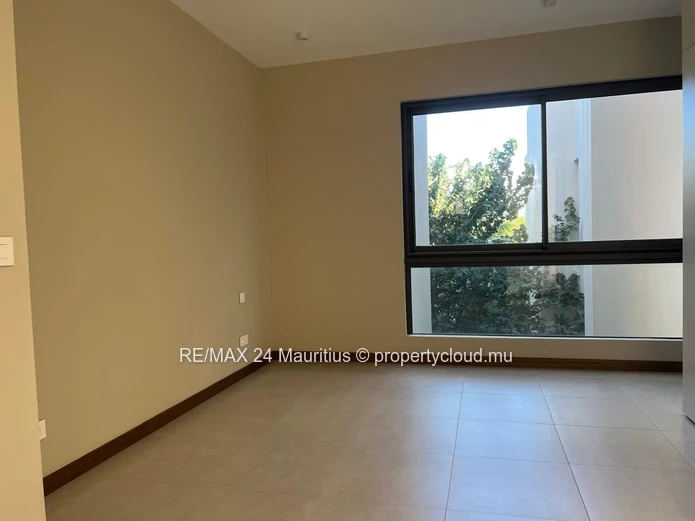 Stunning Two Bedroom Apartment with Private Rooftop Pool in Pointe aux Cannonier!