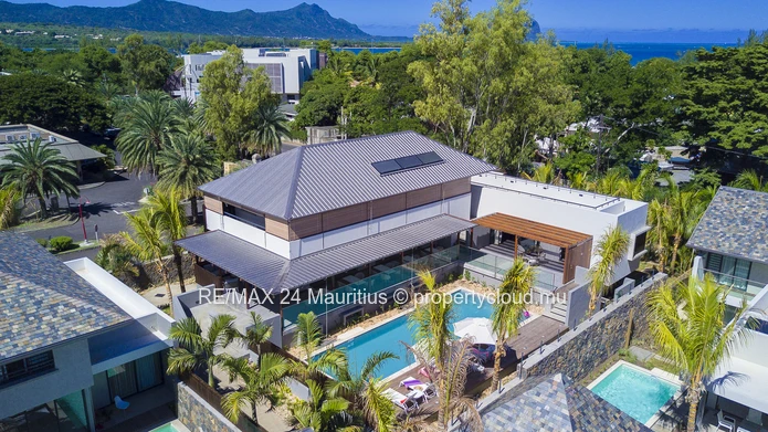 Stunning 4-Bedroom Villa For An Extraordinary Tropical Getaway