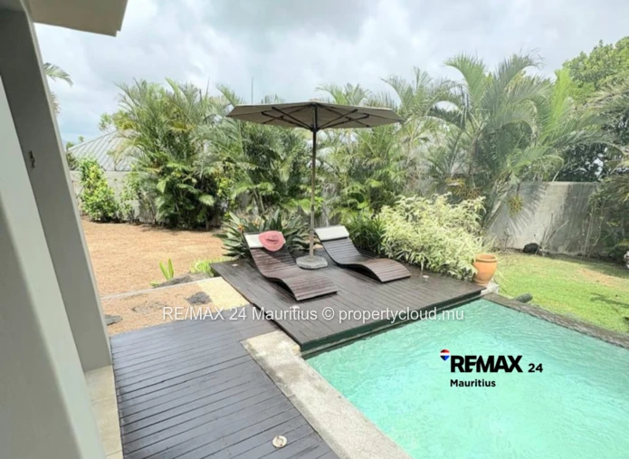 All ground floor family house in a Prestigious Estate.