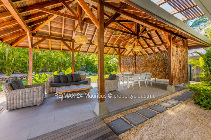 Luxury 3-Bedroom Villa For An Unforgettable Island Getaway