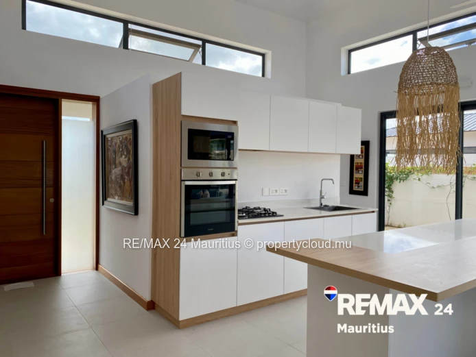 Pet-Friendly Villa for Rent in Tamarin