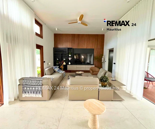 Brand new Villas only steps away to Beaches and Hotels.