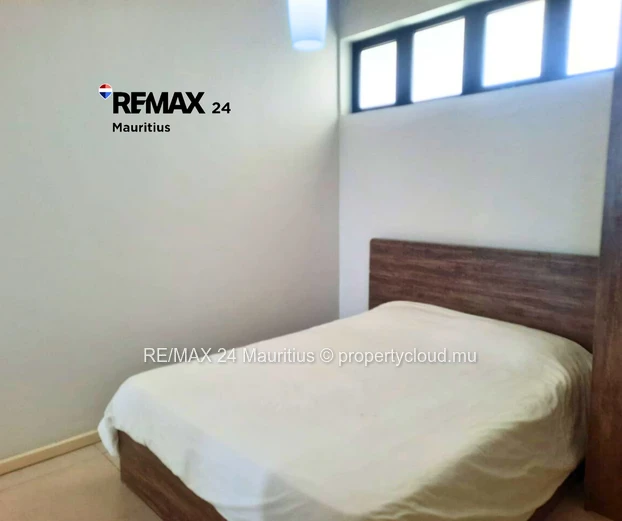 Secured 2nd floor apartment with lift, walk to the Beach!