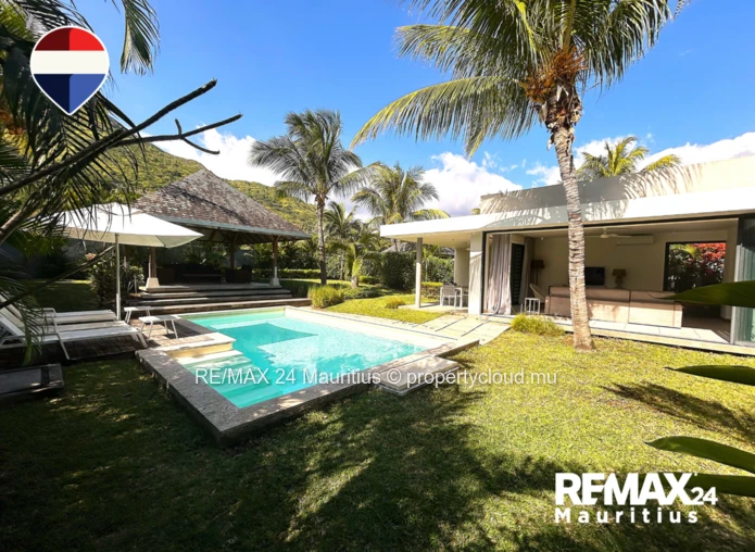 3-Bedroom Tropical Villa in Black River