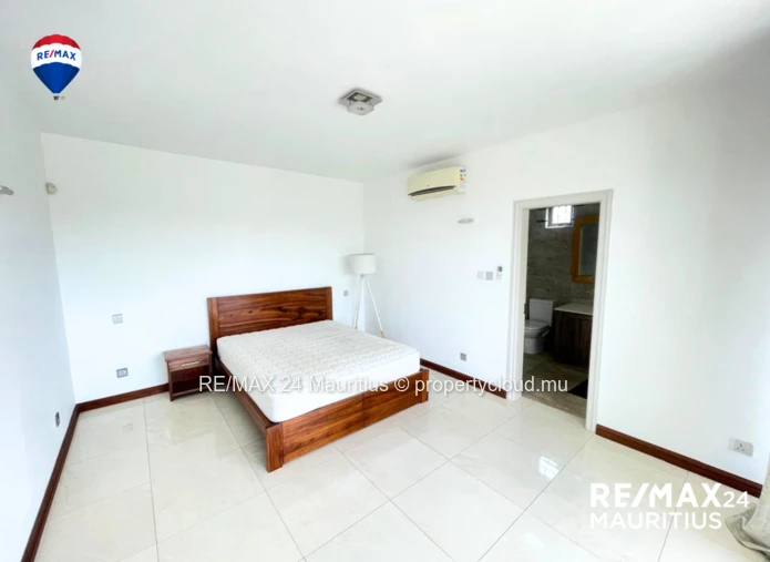 Stunning 3 Bedroom Villa  in Pereybere