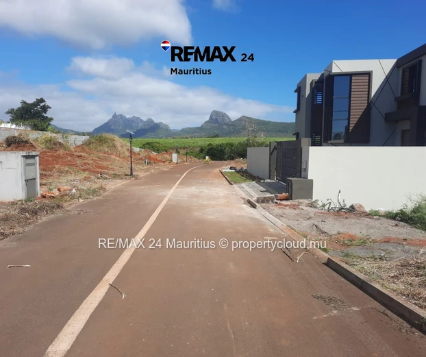 Build your dream home in a prime location of Ilot, Pamplemousses.