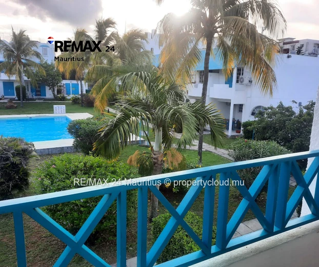 Freshly renovated and fully equipped 4-bed home with common pool in secured residence