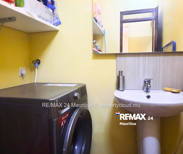Furnished Family house with pool, walk to the Public Beach