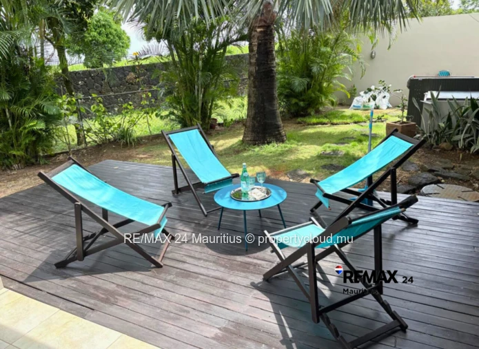 All ground floor family house in a Prestigious Estate.