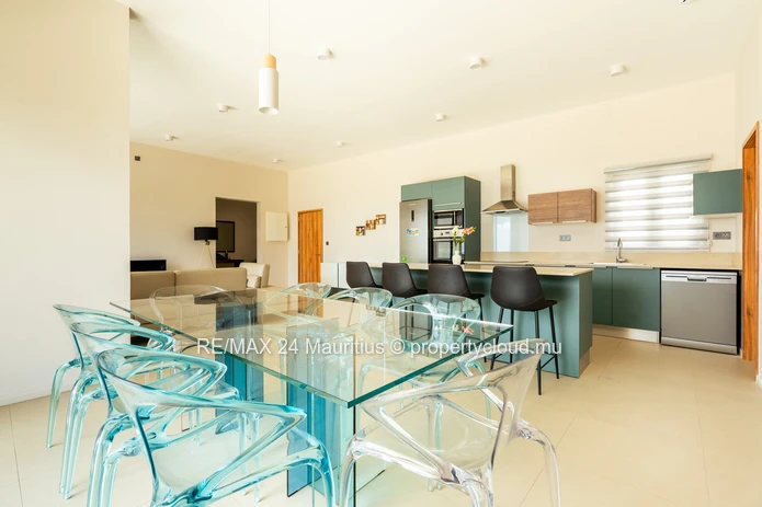 Exclusive Penthouse With Ocean And Mountain Views In Moka