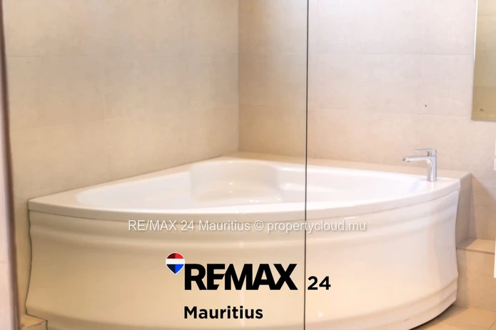 Magnifique Penthouse de 3 chambre en suite vue mer et montage