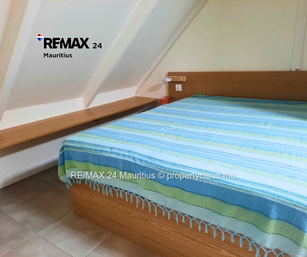 Freshly renovated and fully equipped 4-bed home with common pool in secured residence