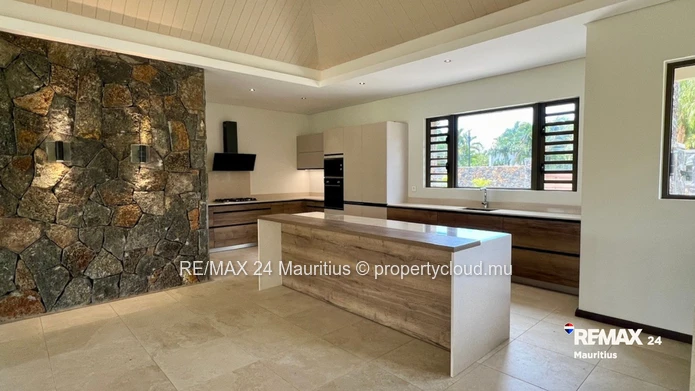 Where Luxury Meets the Fairway – A Signature Anahita Villa