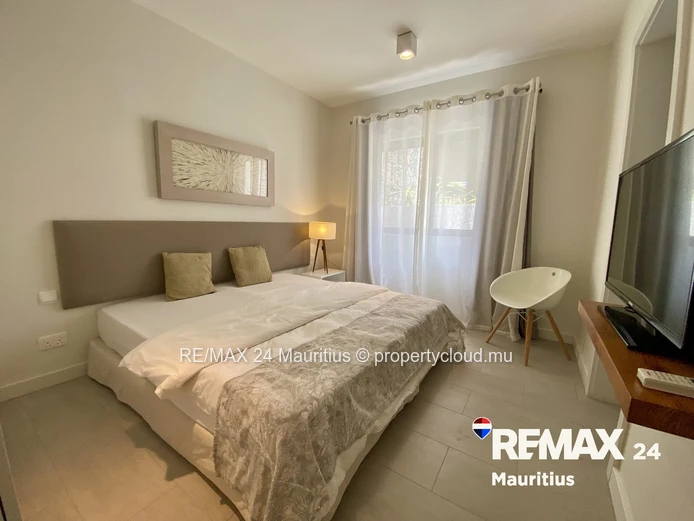 Elegant Townhouse with Sea & Mountain Views in Tamarin