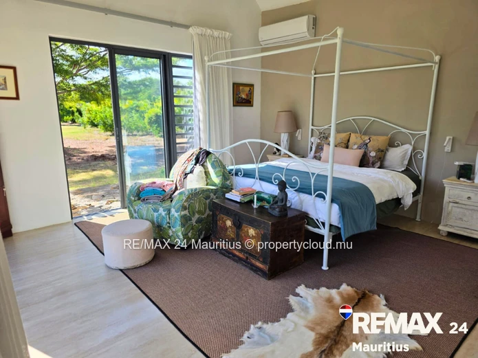 Villa meublée 3 chambres en suite avec piscine – Vue montagne