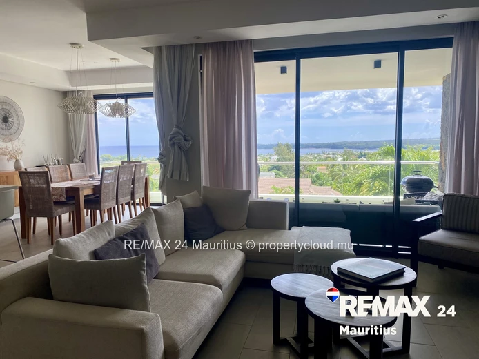 Elegant Townhouse with Sea & Mountain Views in Tamarin