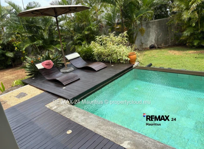 All ground floor family house in a Prestigious Estate.