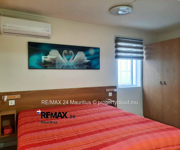 Freshly renovated and fully equipped 4-bed home with common pool in secured residence
