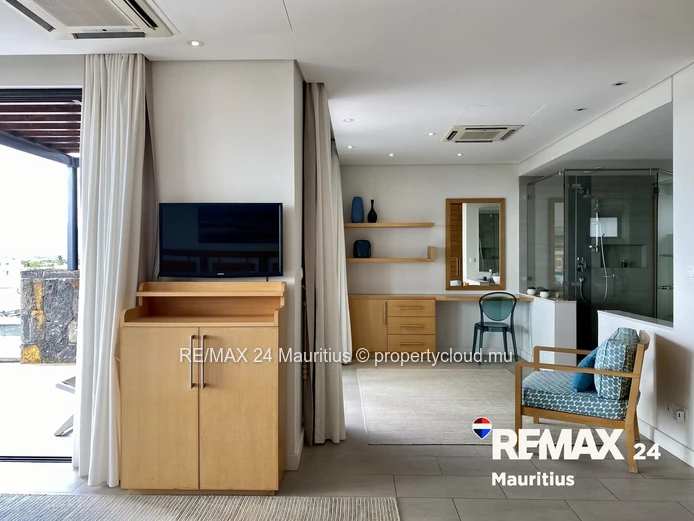 Exclusive Penthouse with Pool and Splendid Views over Tamarin