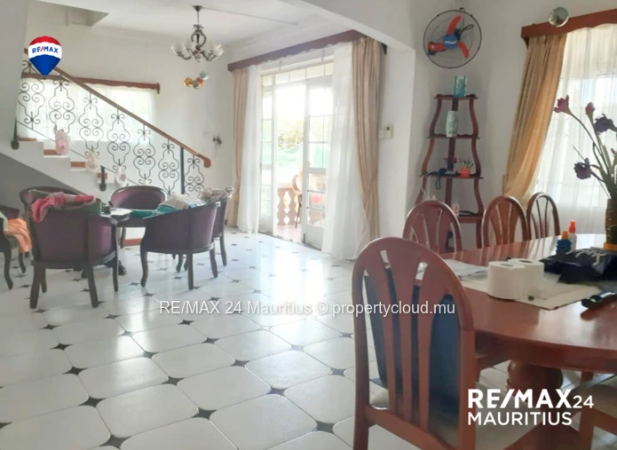 3 bedroom double story home with sea view