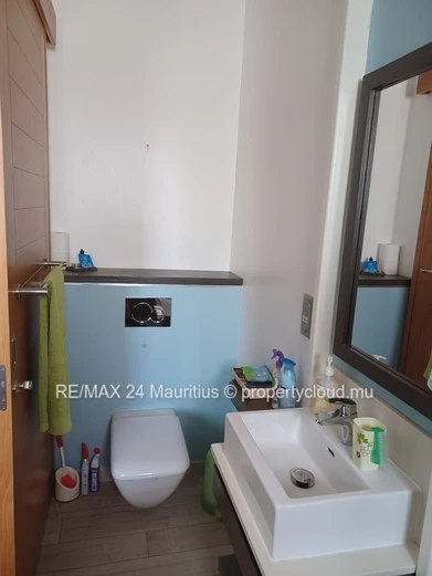Luxurious 3-Bedroom Apartment in Royal Park, Balaclava