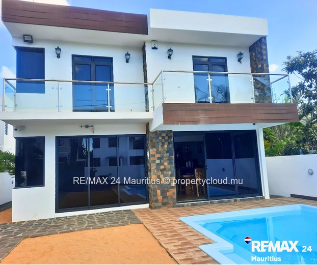 Fully furnished house in a calm and peaceful environment, 10 minutes walk to the sea!