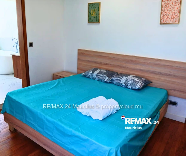 Walk to the softest sandy public beach, Winners super market, bus stops and amenities!