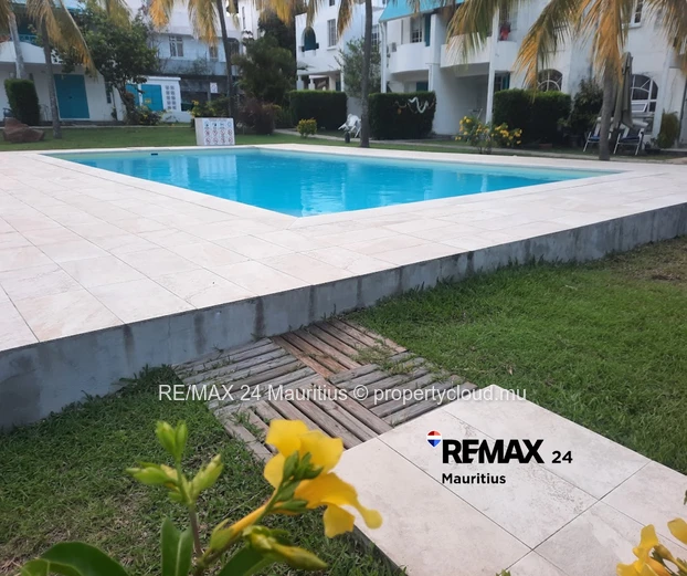 Freshly renovated and fully equipped 4-bed home with common pool in secured residence