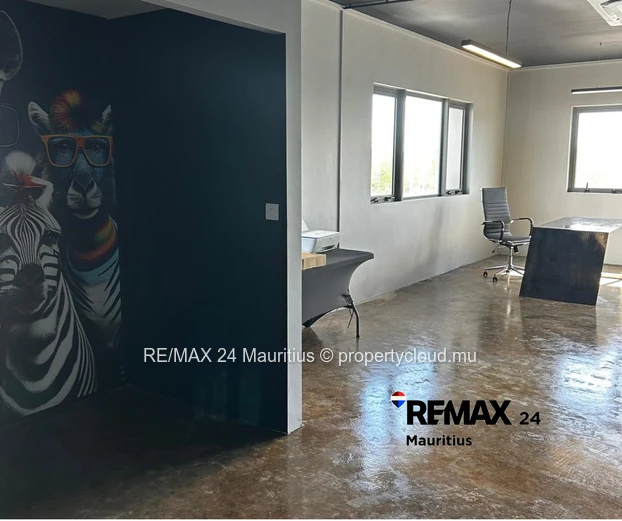 Discover a prime commercial rental/sales opportunity in the vibrant Terre Rouge. 2