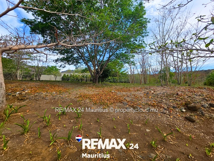 Exclusive Residential Plots with Mountain Views – Rivière Noire