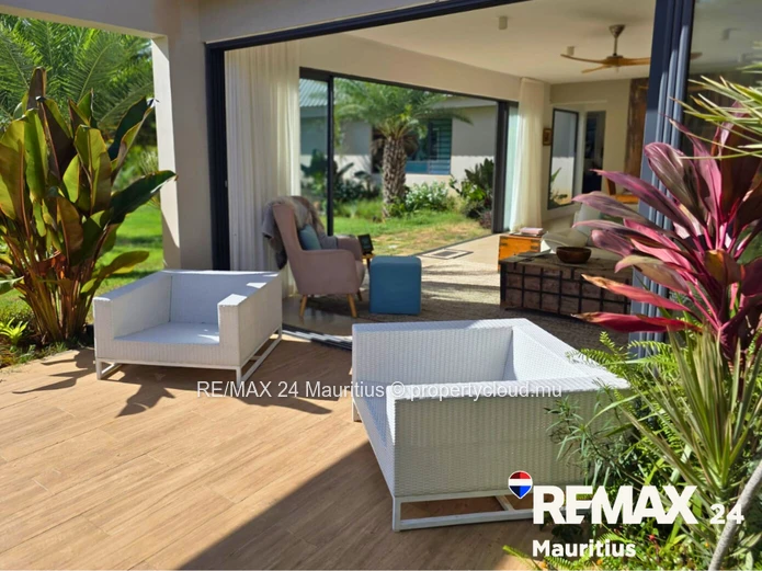 Villa meublée 3 chambres en suite avec piscine – Vue montagne