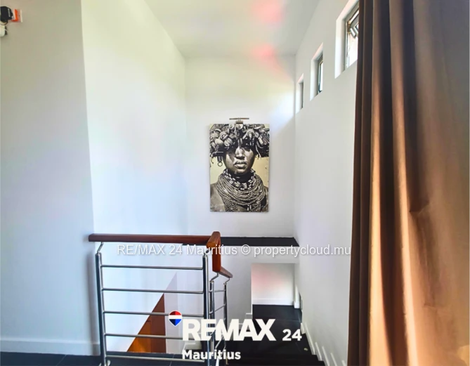 Prestigieuse villa de 300 m², 3 chambre à Pointe aux Canonniers | Piscine & Accès Plage Privé