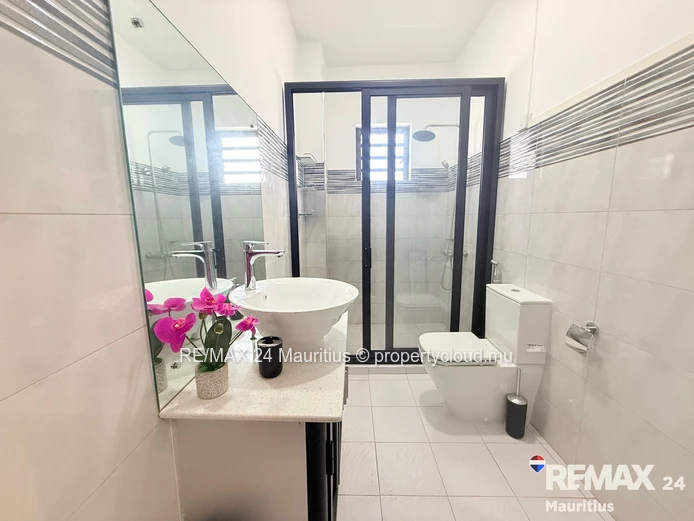 Exceptional Apartment, Steps from Flic en Flac beach