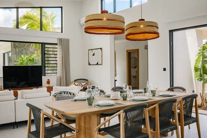 Tropical Oasis: Stunning 4-Bedroom Villa at Ekô Savannah Resort, Tamarin