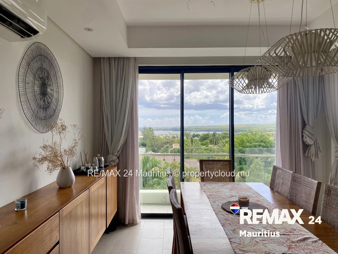 Elegant Townhouse with Sea & Mountain Views in Tamarin