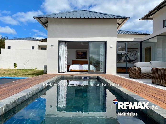 Bright Single-Storey Villa with Pool & Garden in Tamarin